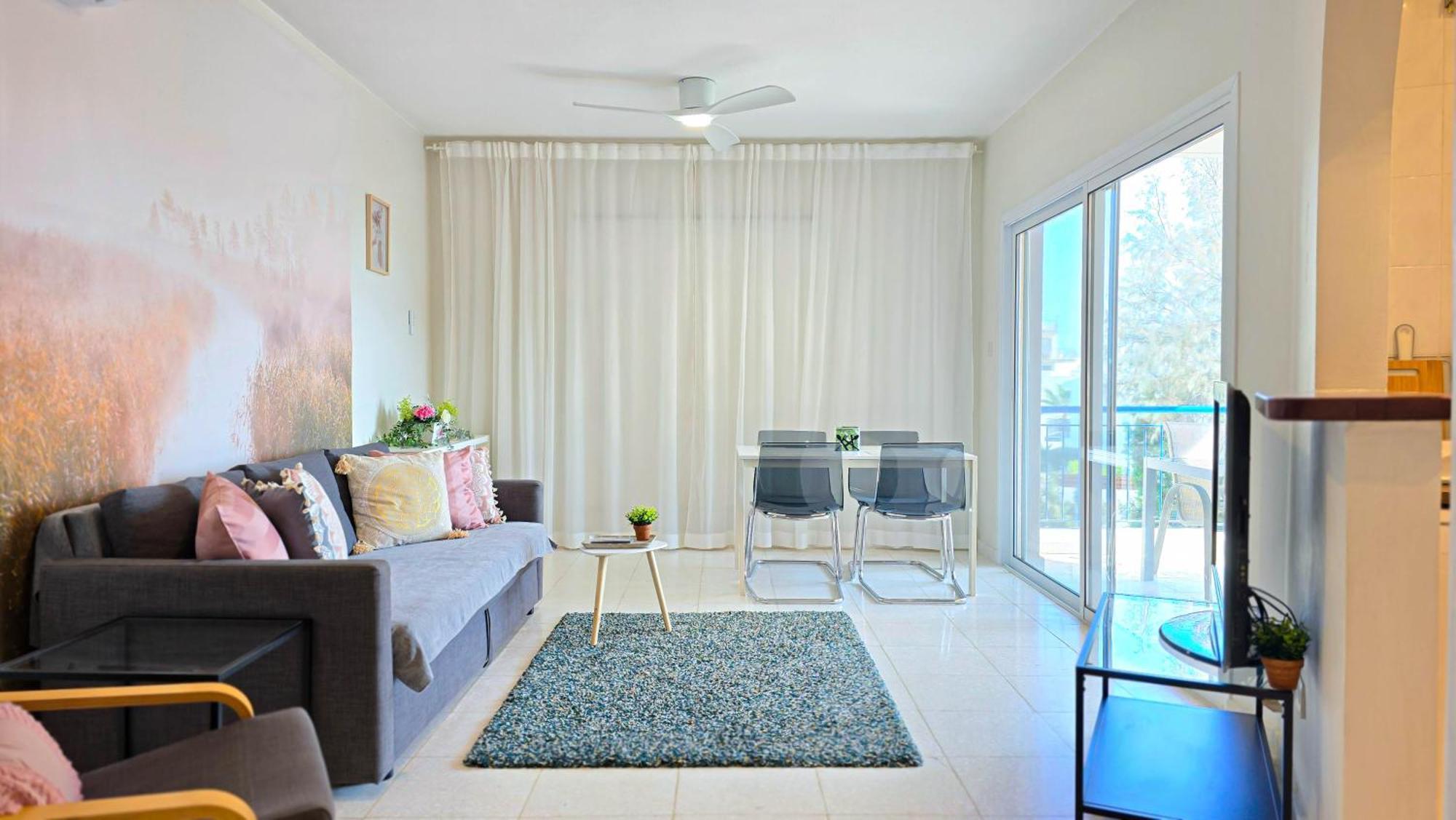 Css Cute Superior King's Palace Apartment